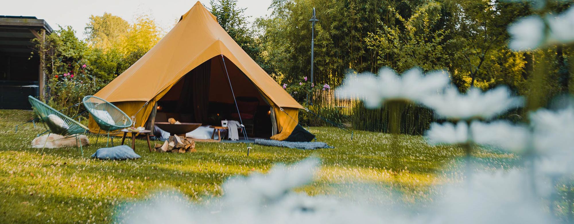 Koop een stijlvolle partytent voor glamping en kamperen in eigen tuin.