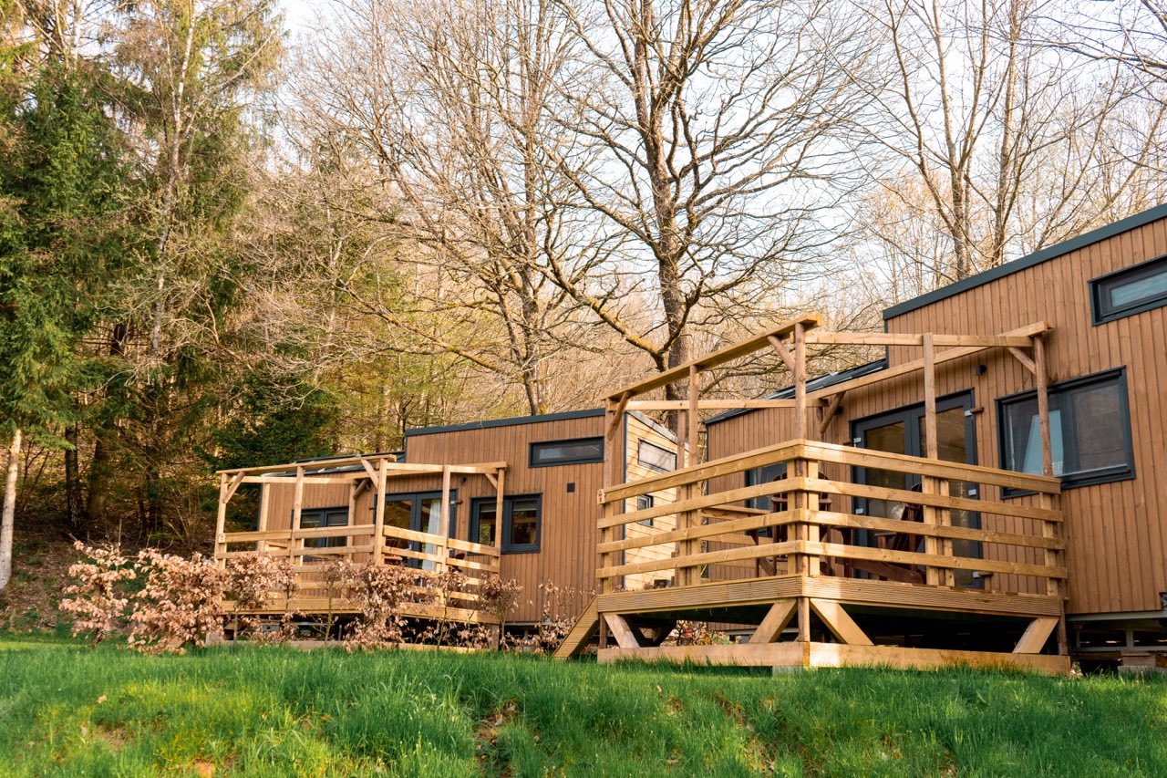 Charmante tiny houses in Belgisch Luxemburg.