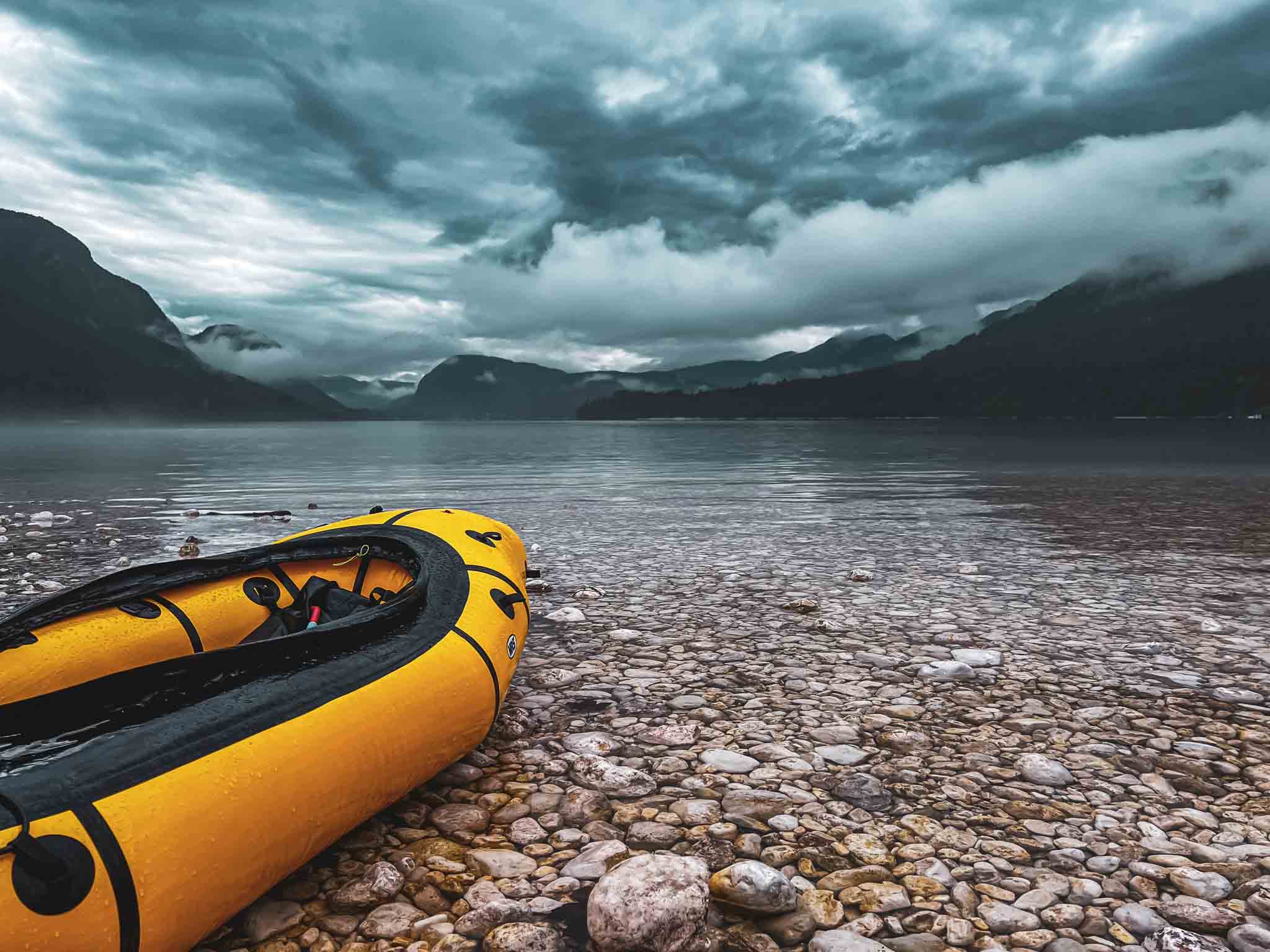 Raften op het meer van Bohinj Slovenië