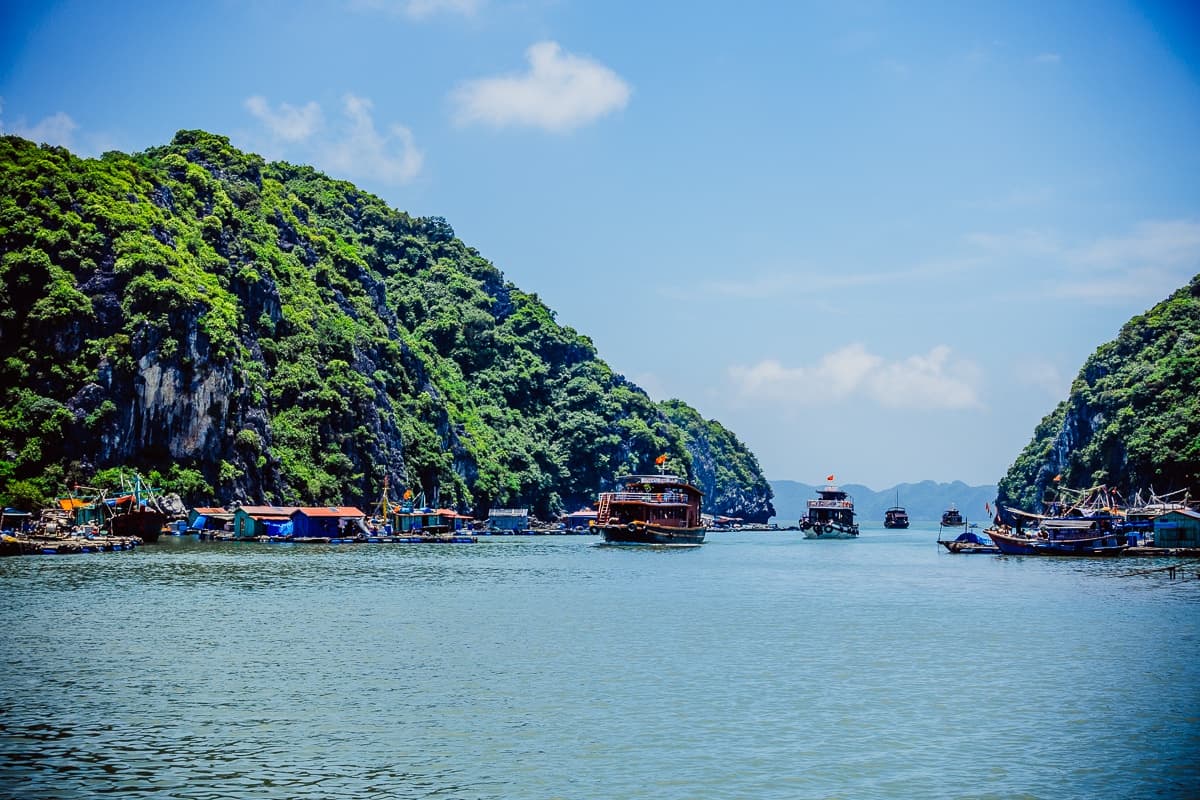 Halong Bay boat tour
