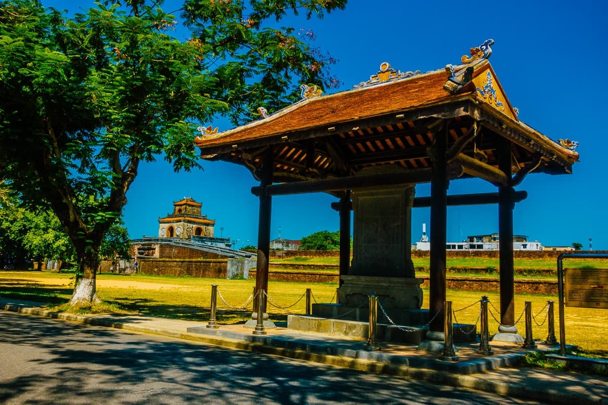 roadtrip hanoi ho chi minh vietnam