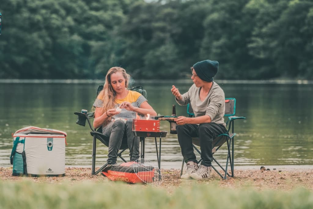 kamperen aan rivier frankrijk