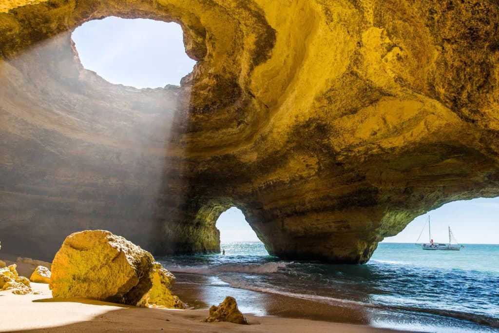 welke stranden bezoeken algarve