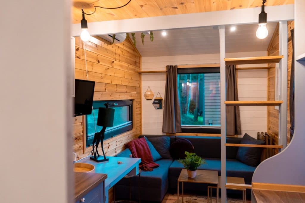 binnen in de tuny house op de nieuwste locatie van Tinyparks