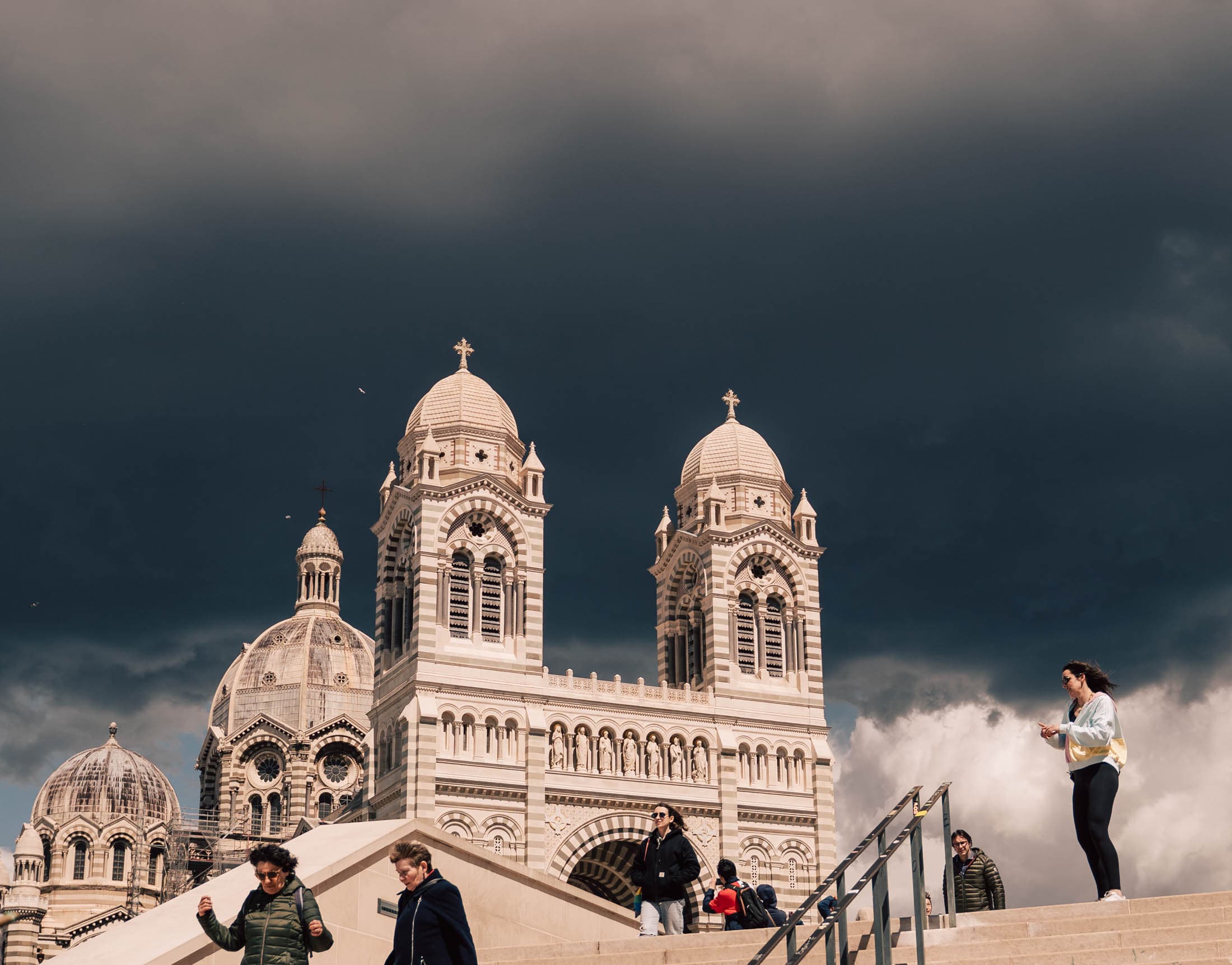 marseille kerk bezoeken