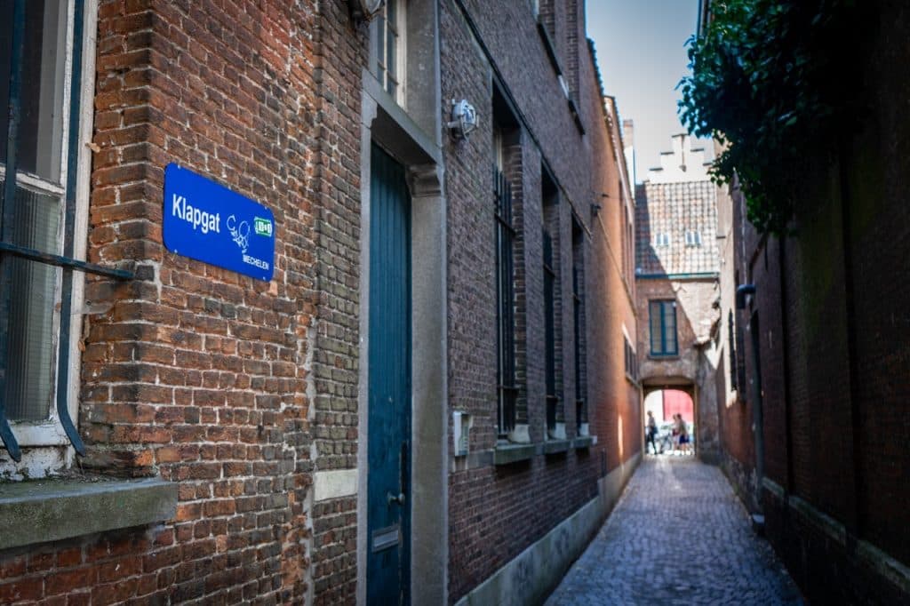 't Klapgat, een straat met een uniek verleden in het centrum van Mechelen.