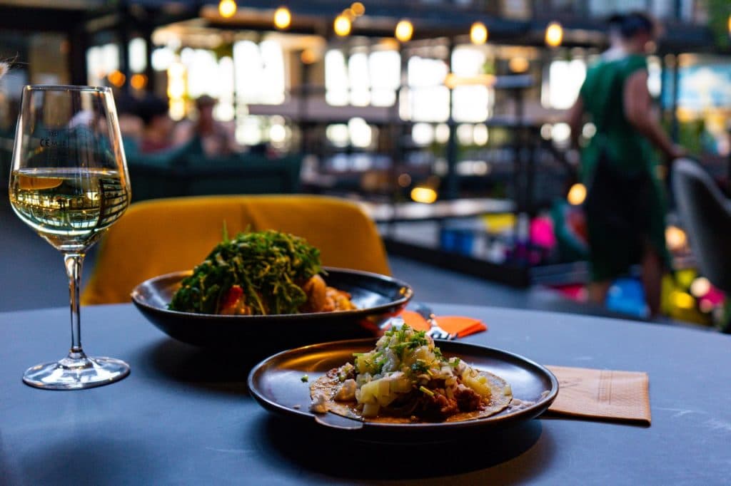 Street-food in de Vleeshalle in Mechelen.