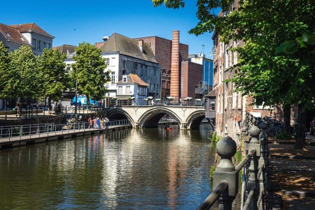 Uitzicht op Brouwerij het Anker en de Dijle in Mechelen.