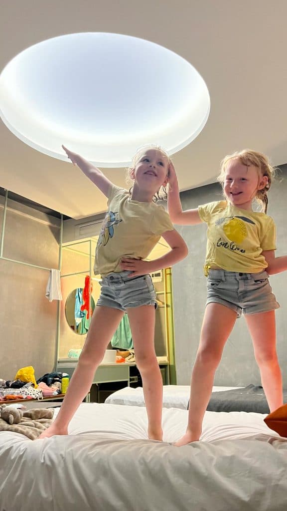 wat doen in thailand met jonge kinderen