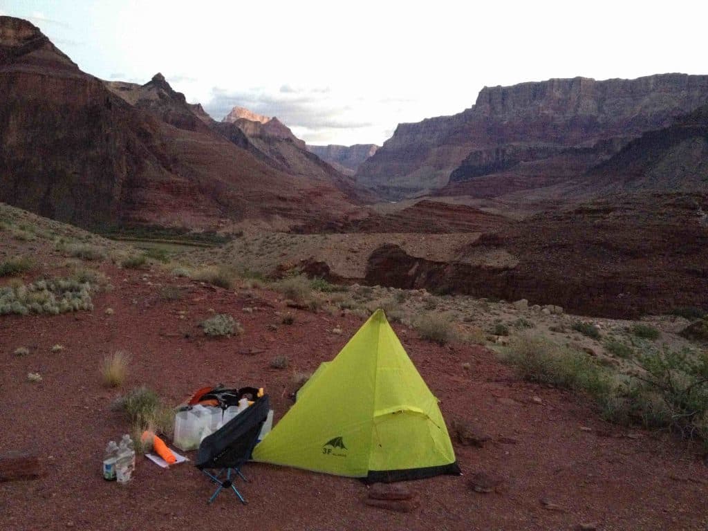 Eerste kampeerplekje. lets verder omlaag de Colorado Rivier.