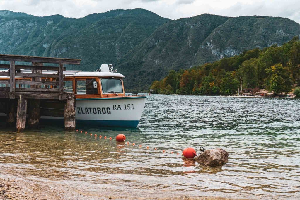 Raften op het meer van Bohinj Slovenië