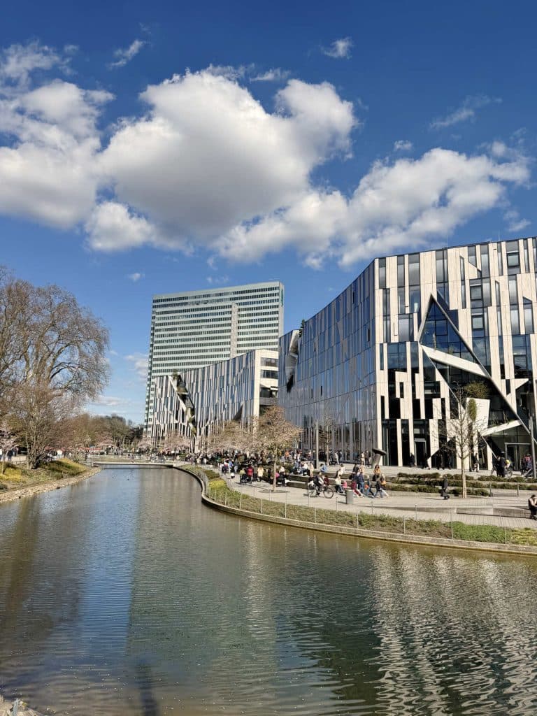 Düsseldorf, fietsstad, citytrip, architectuur