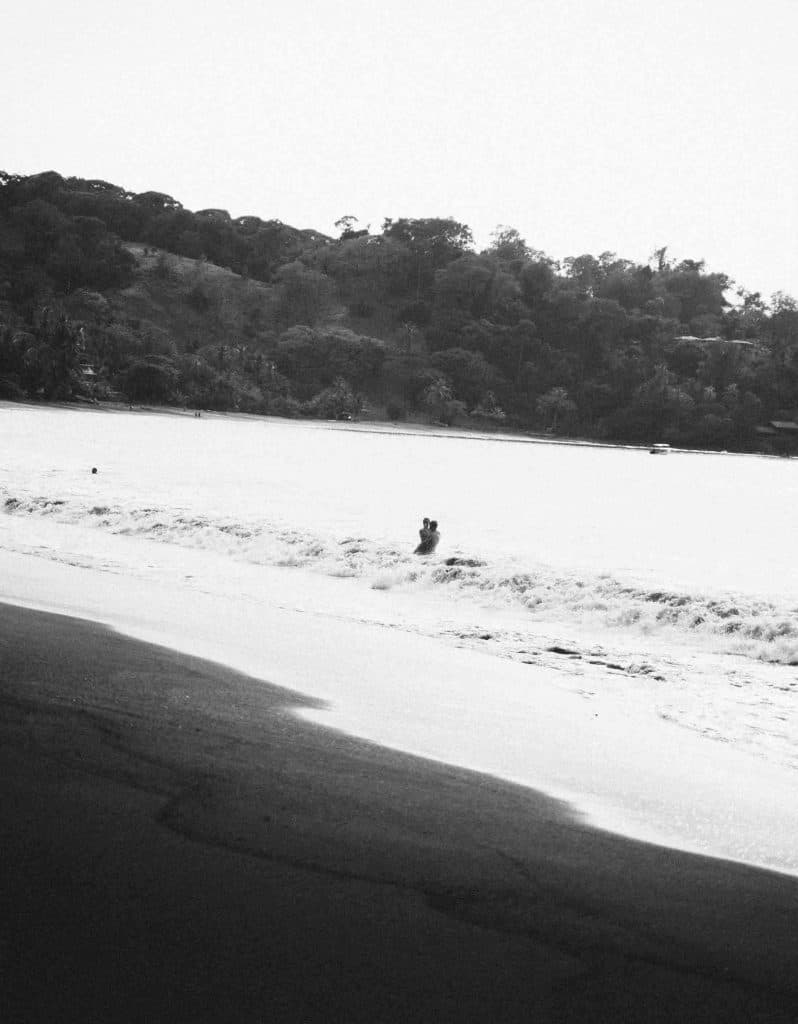 waar eten en surfen in costa rica