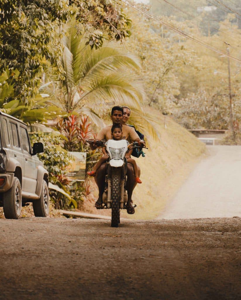 waar eten en surfen in costa rica