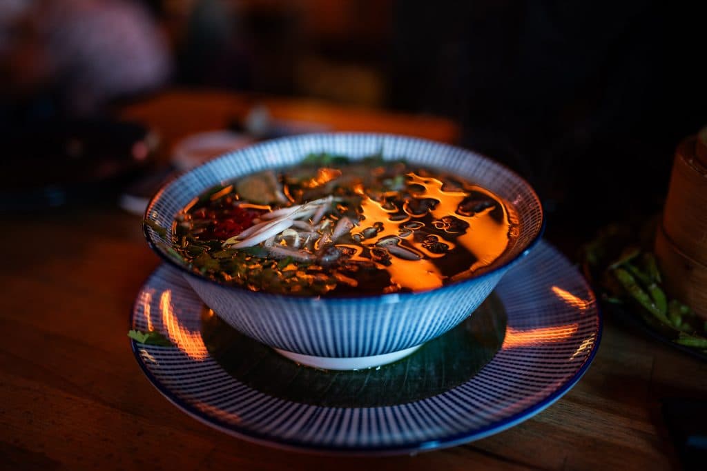goed eten en arcade games spelen bij barkade in de tramkade