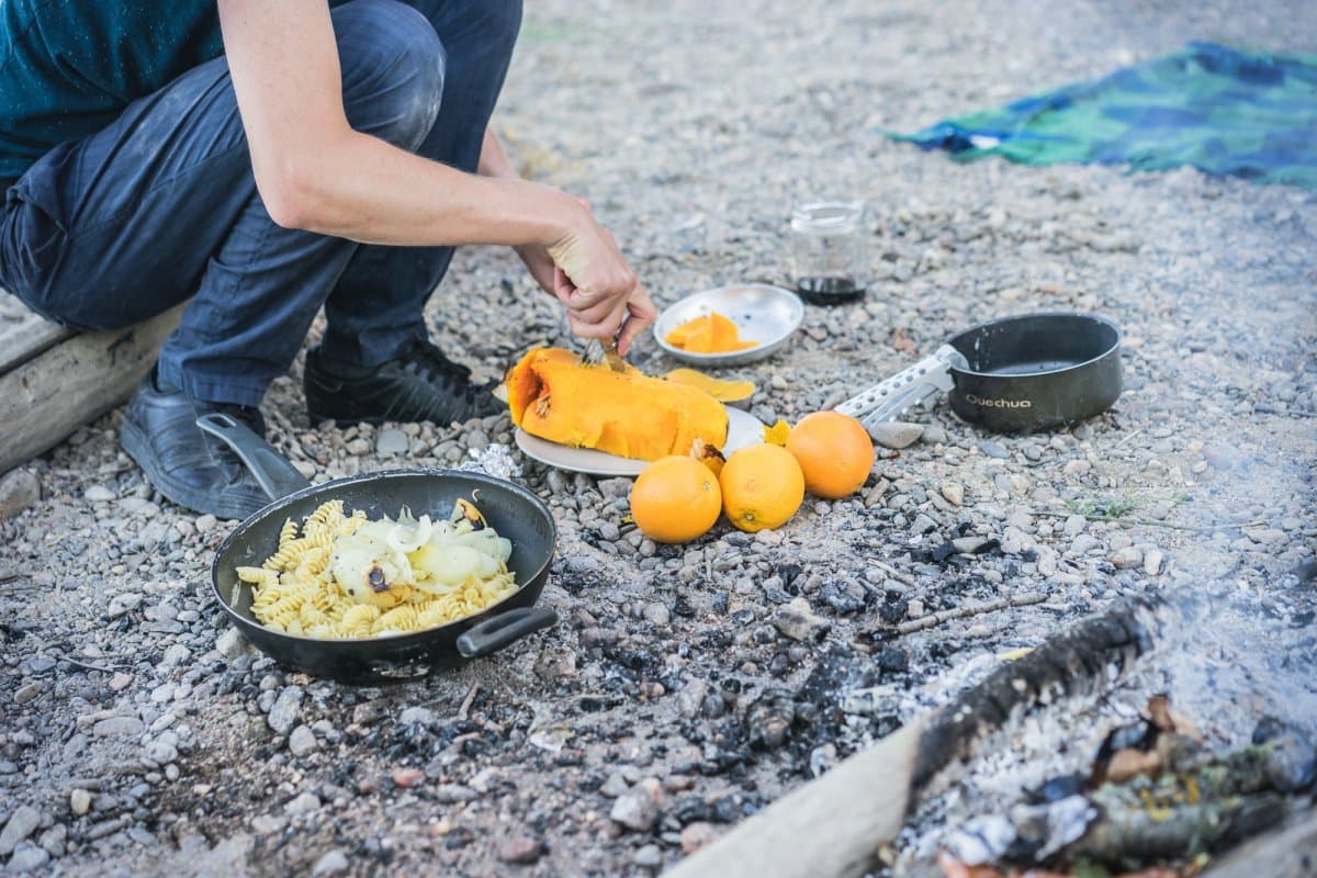 koken op kampvuur