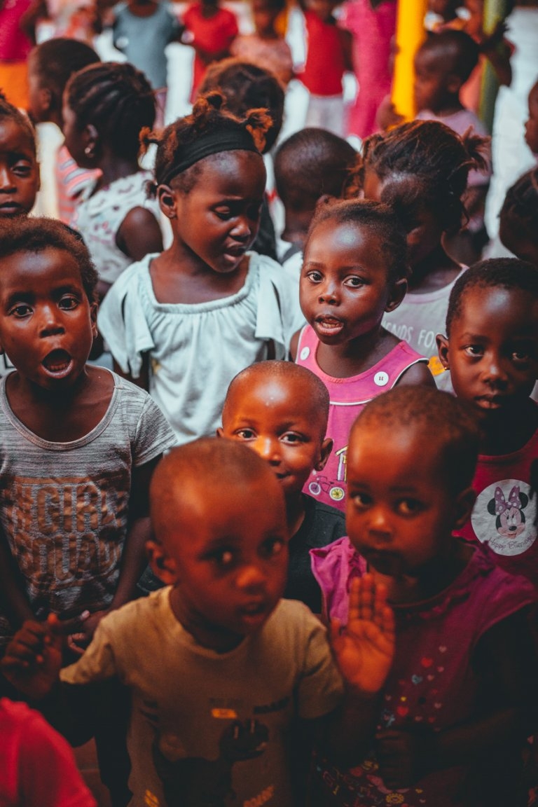 kinderen verzorgen afrika