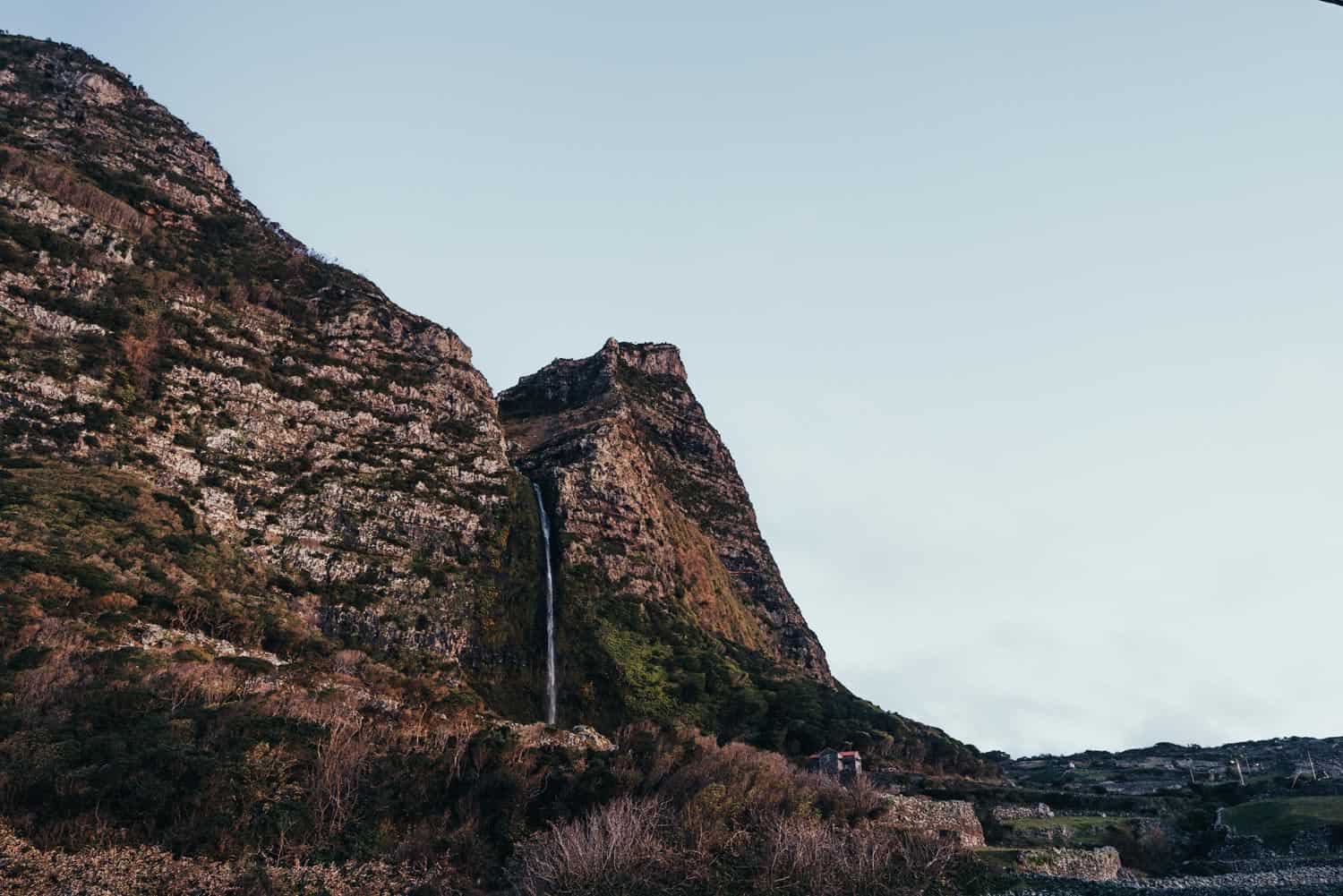 flores Cascata do Poco do Bacalhau