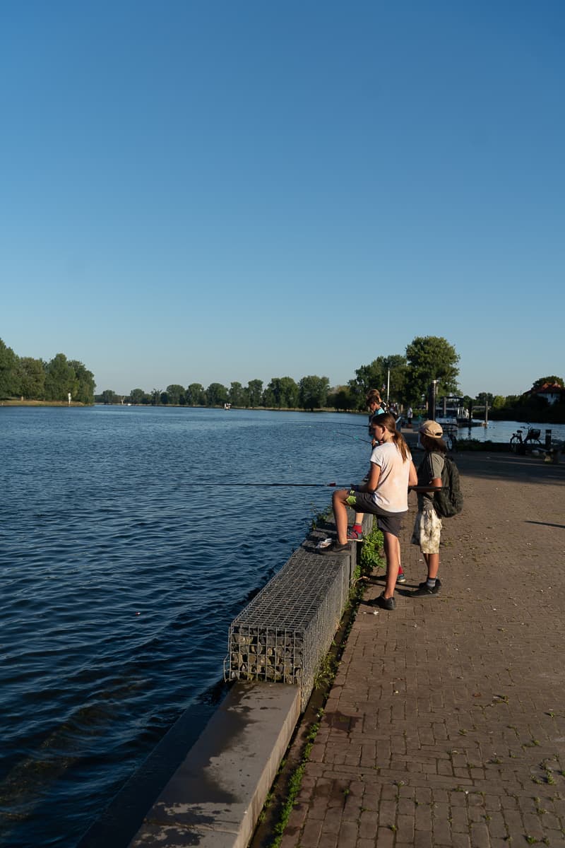 grave bezoeken nederland