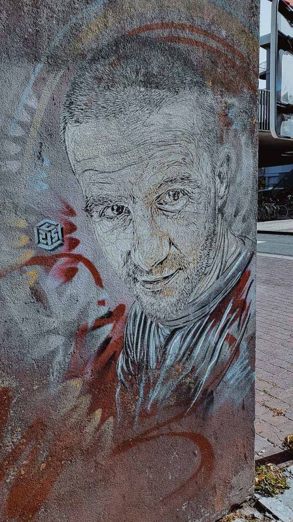 streetart oostende chrystalship