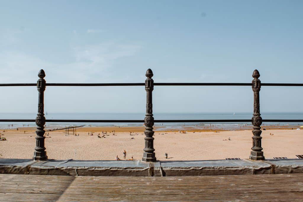 uitzicht strand en zee hotel oostende