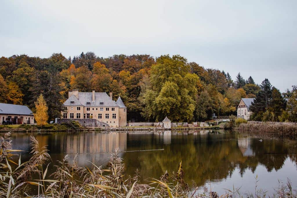 abdij van orval water kasteel