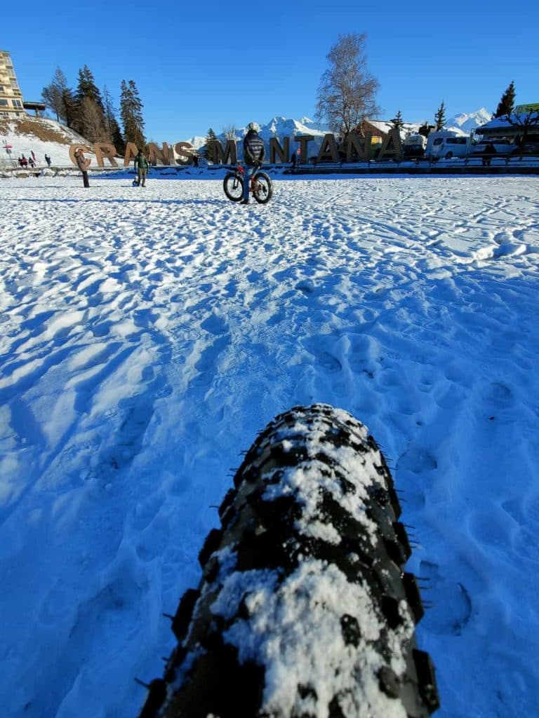 fietsen in de sneeuw