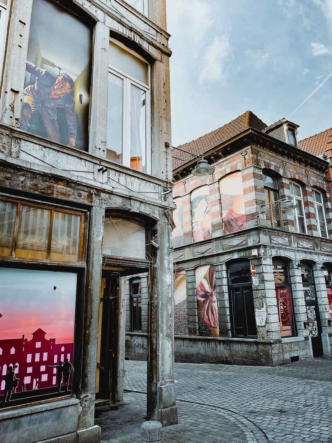 mons bezoeken