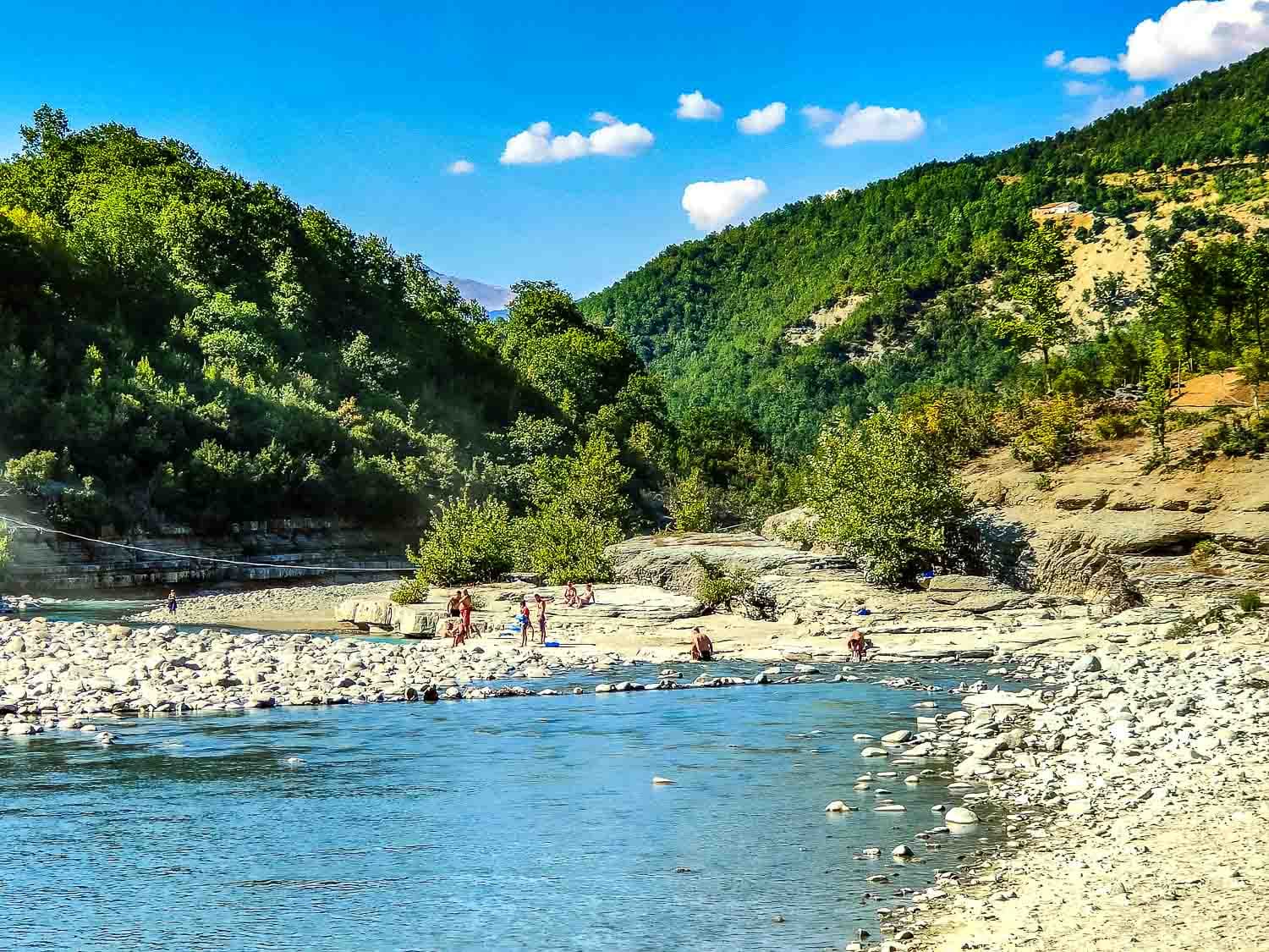 waar zwemmen in albanie