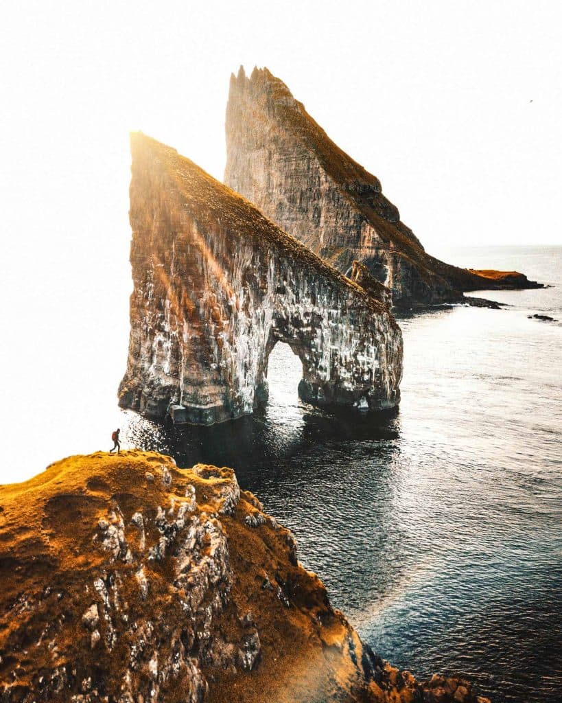 dragarnir is het natuur hoogtepunt van de faroe islands
