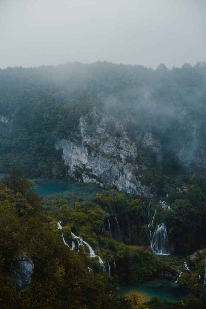 kroatië plitvice wandelen hiken regen natuur