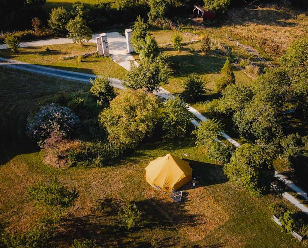 waar glamping tent huren