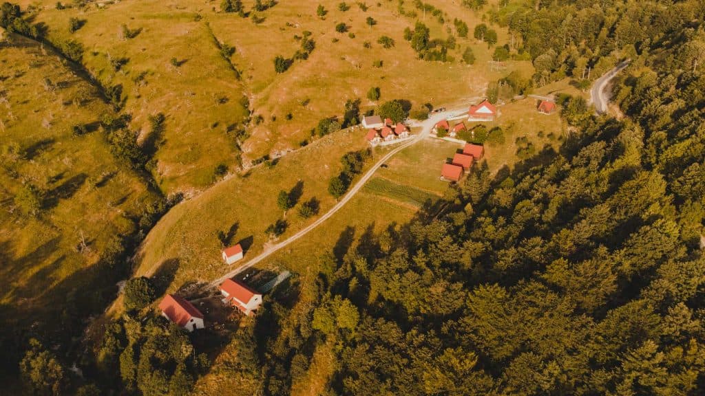 drone shot vojnik montenegro