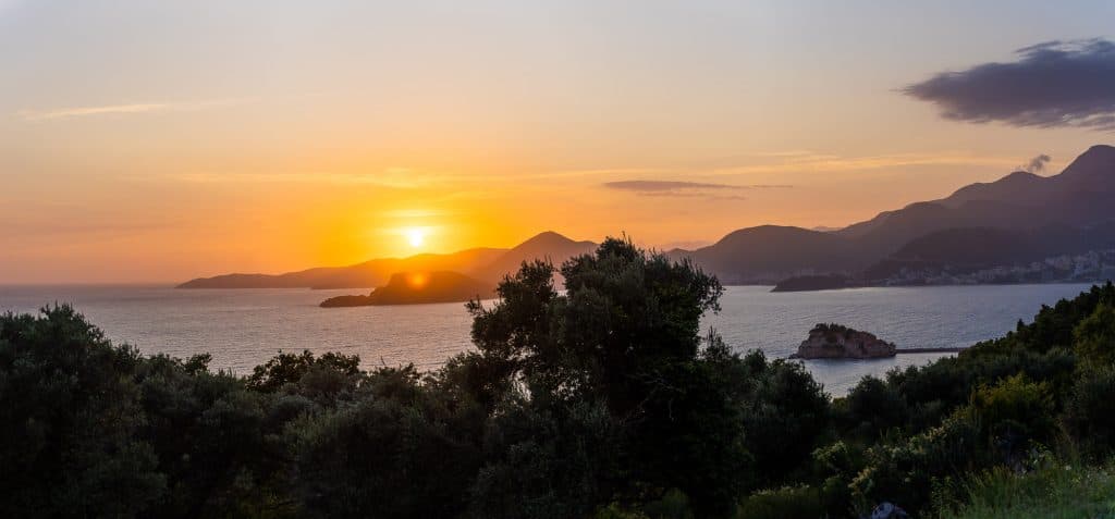 kotor roadtrip balkan nomads