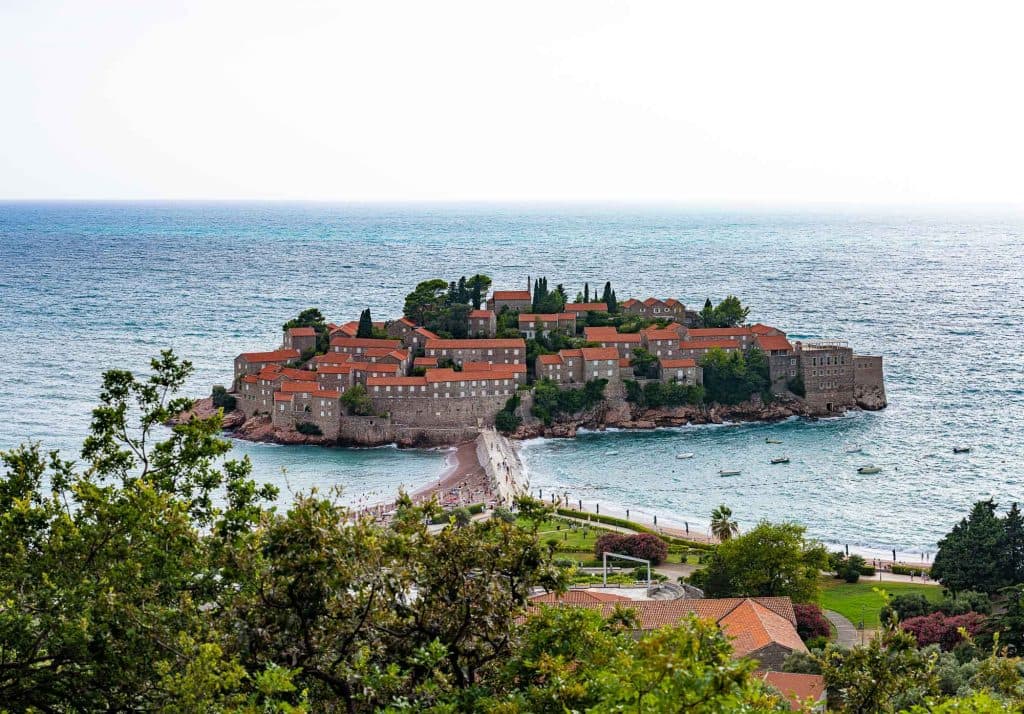 sveti stefan roadtrip balkan nomads