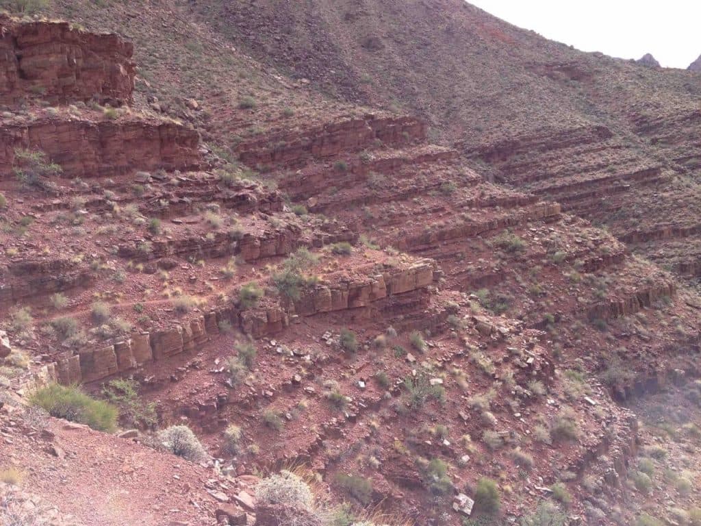 Een goed pad keert terug vlak voordat ik op de Tonto kom.
Nou kan ik weer wat tempo maken.