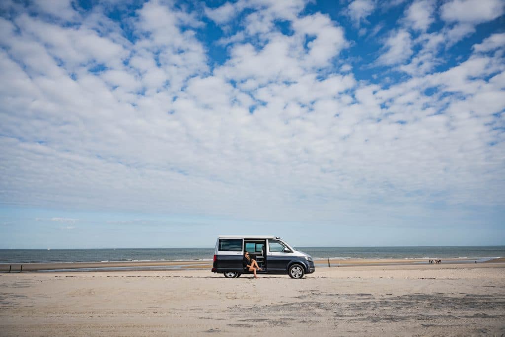 kamperen autostrand parking zeeland