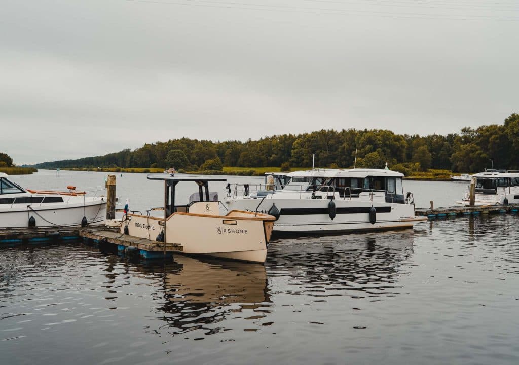natural yachts huren in flevoland